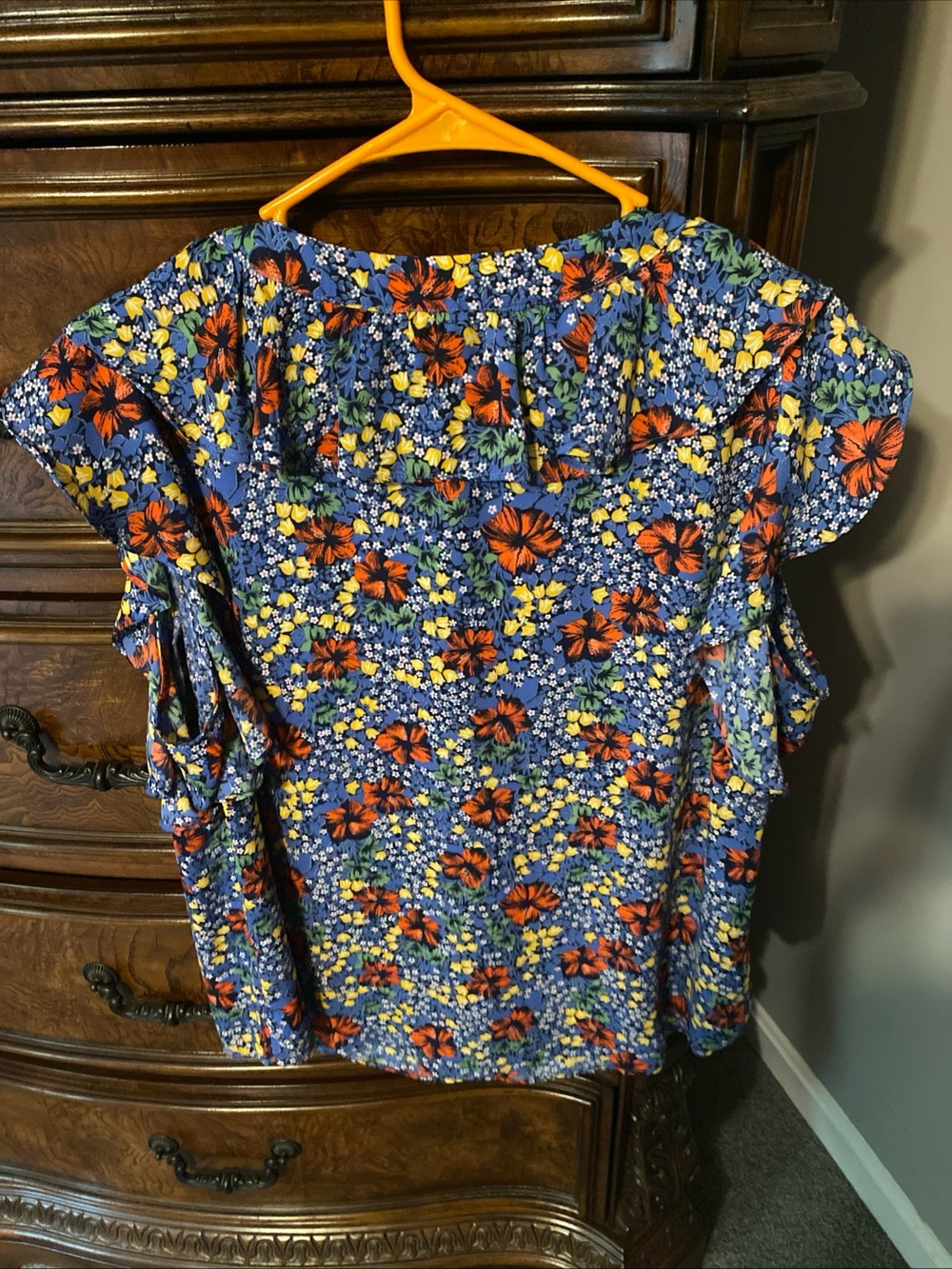 Ann Taylor floral sleeveless blouse ruffle - Picture 3 of 3